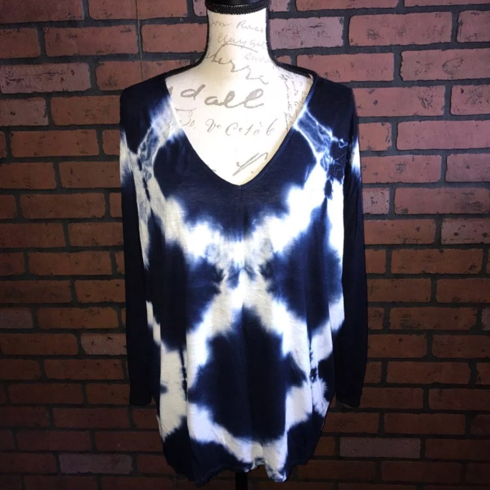 ⛱ SOLD ⛱ Nanette Lepore Blouse